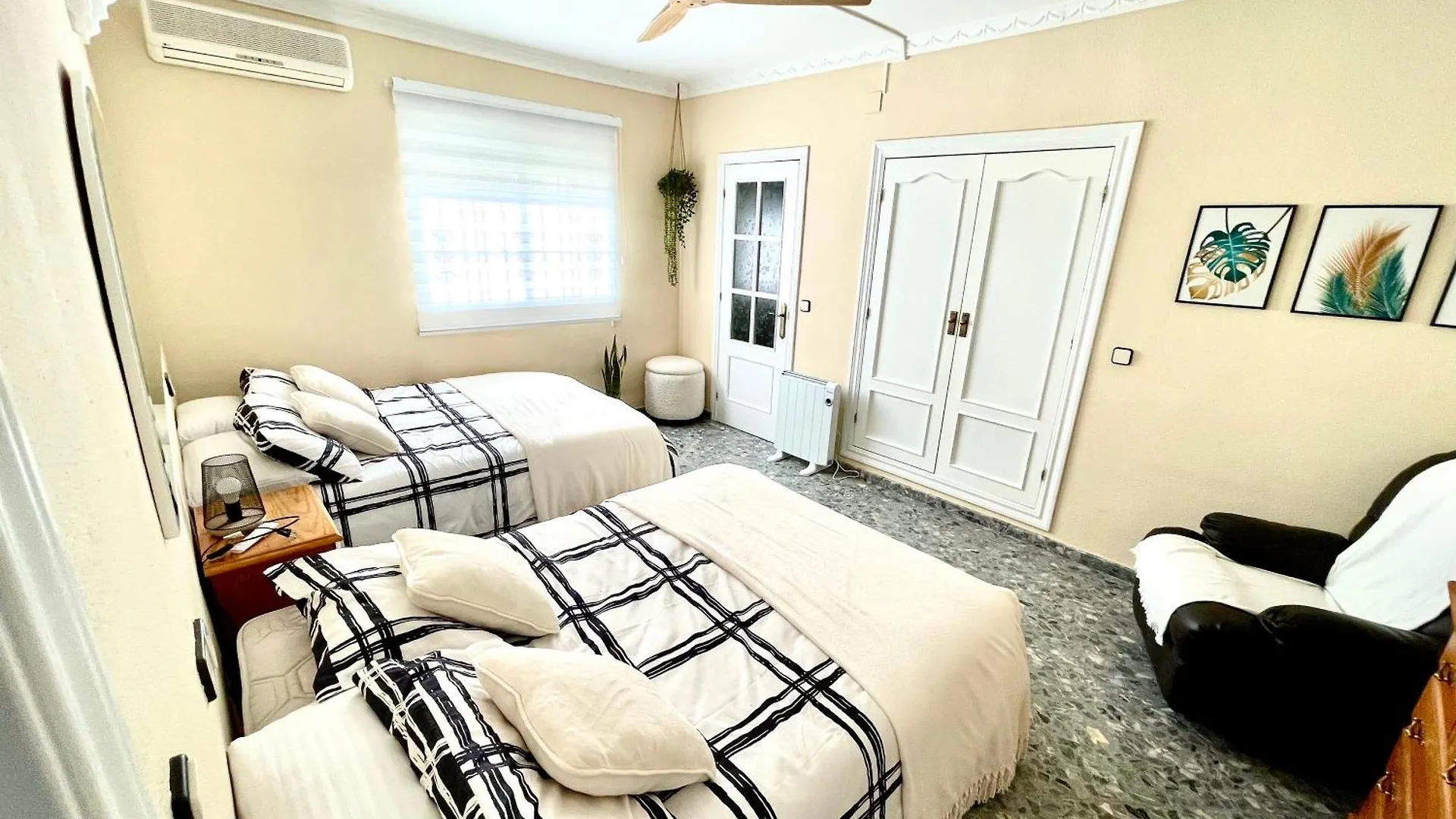 Villa De L O L A, Pura Calma & Jakuzzi, A 50 Minutos De Malaga Y 45 De Cordoba Lucena